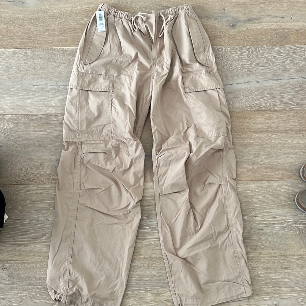 Not sold anymore NEW never worn aritiza cargo pants